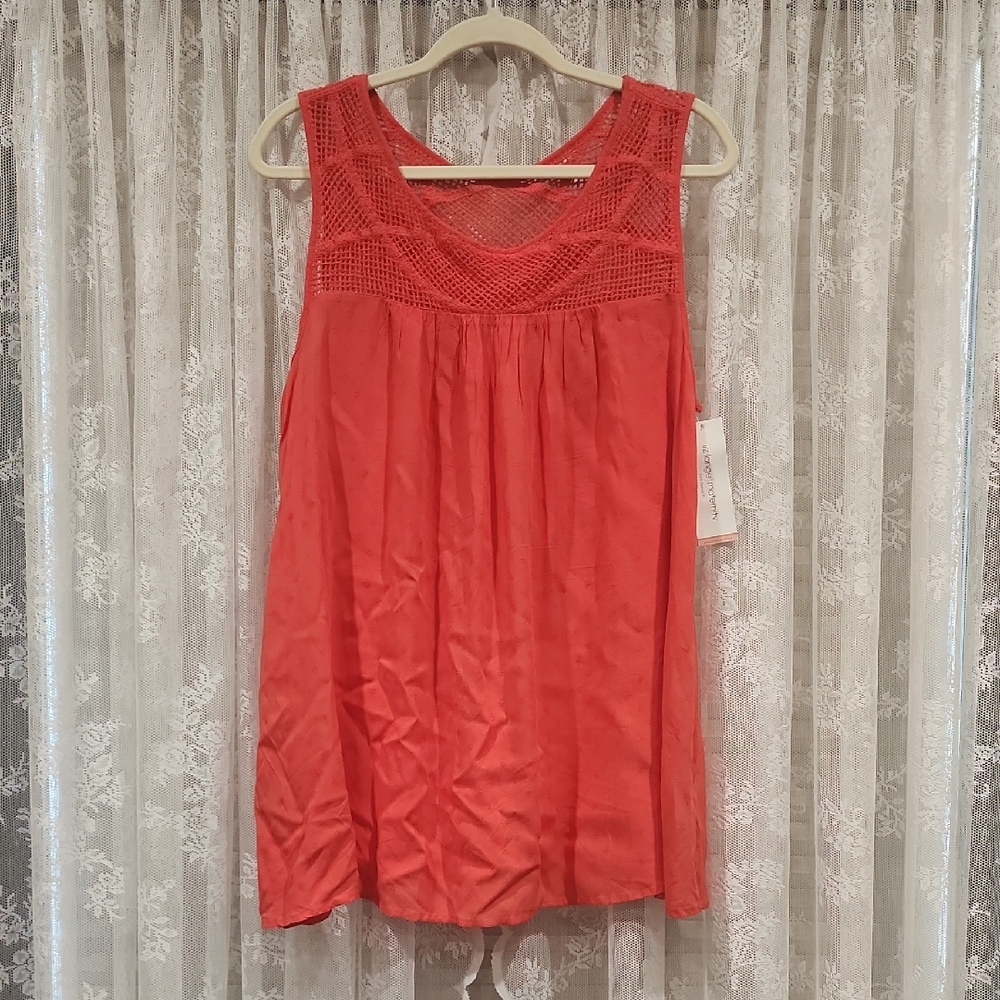 NWT LIZ LANGE MATERNITY TOP